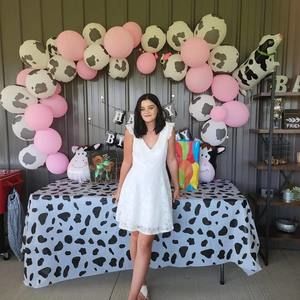 Meet your Posher, Lora